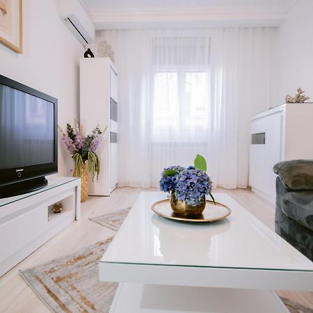 Historic Bucharest Hideway Apartment Ngoại thất bức ảnh