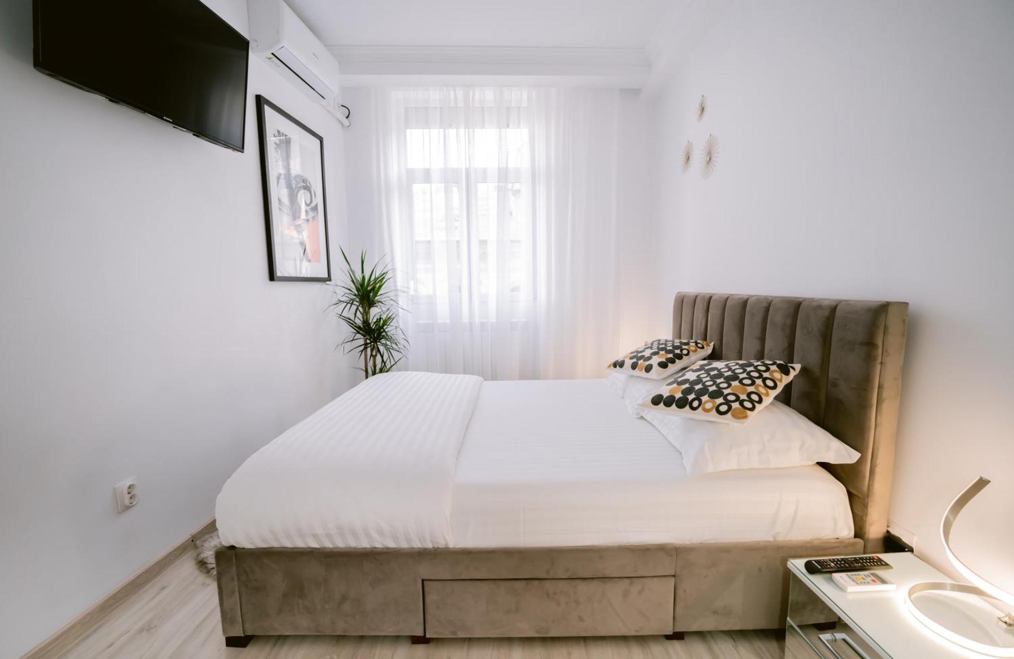 Historic Bucharest Hideway Apartment Ngoại thất bức ảnh